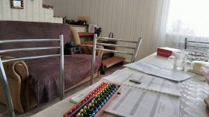 У нас каникулы но мы считаем пишим и готовим чебуреки.