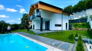 Красивый дом с бассейном в горах Сочи