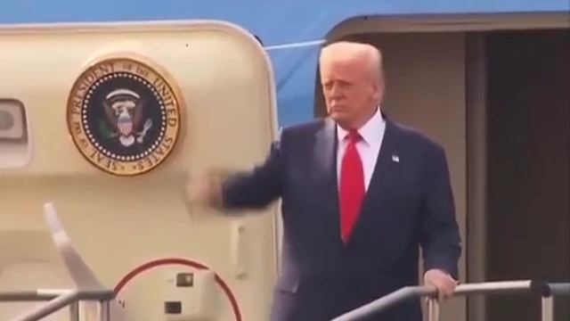 Трамп расстроен и в ярости, его выгнали из Китая смотреть онлайн