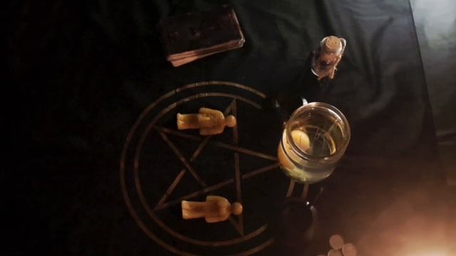 Снятие кладбищенской магии,чистка отжиг негатива на отношения смотреть онлайн