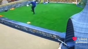 Like_7566920138211534661.mp4