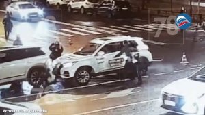 Перепутала педали: автоледи на арендованном авто сбила полицейского, оформлявшего её ДТП в Питере