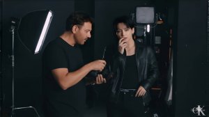 РАСКРЫТО! Закулисные съемки Чонгука x Calvin Klein. Персонал в восторге!