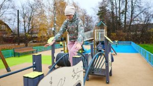 Две обновленные детские площадки появились в деревнях округа