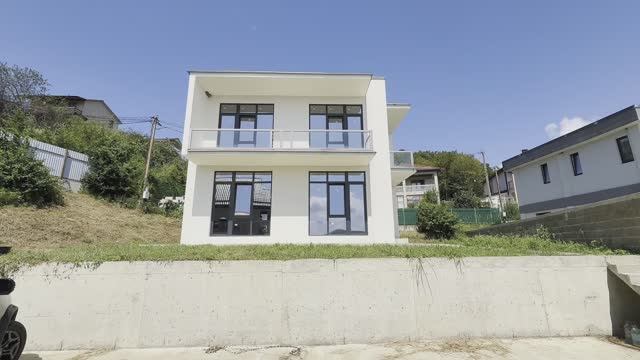 Дом в 20 минутах от Черного моря в Сочи по низкой цене смотреть онлайн