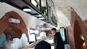 Опять интерьерная столовая,в старинном здании