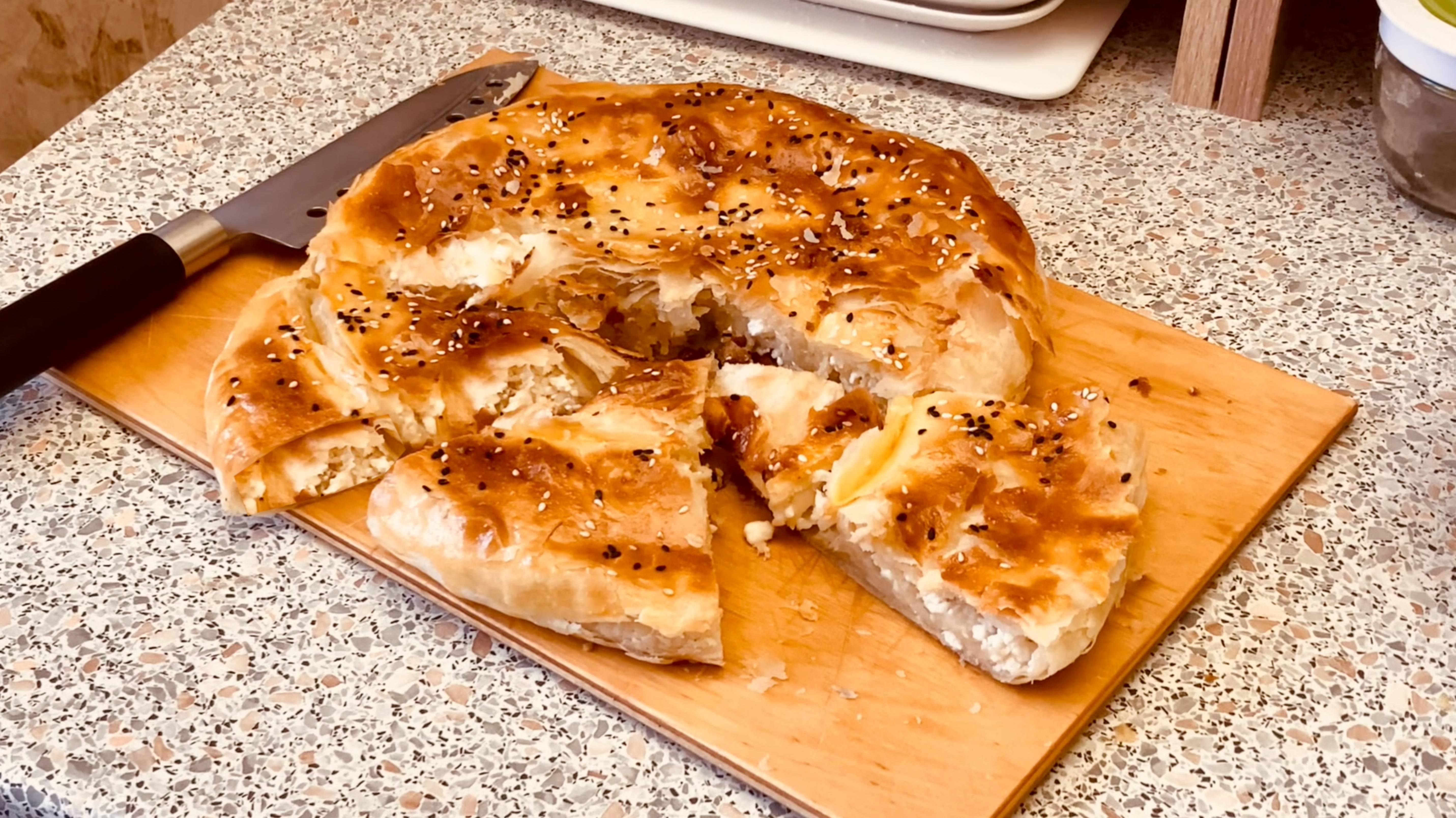 Сливочная слоёная лепёшка с начинкой