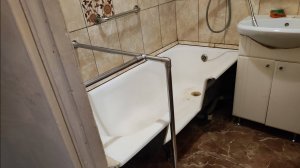 Вырез в ванне