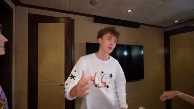 24 Часа на ЯХТЕ ! смотреть онлайн