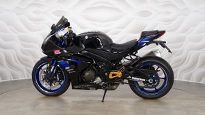 SUZUKI GSX-R 1000 vin JS1DM11GZH2101467