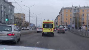УКРАДЕННЫЕ СЕКУНДЫ: ПОЧЕМУ ВОДИТЕЛИ КРАСНОЯРСКА НЕ ПРОПУСКАЮТ СКОРУЮ ПОМОЩЬ?