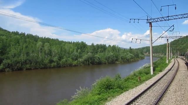 Транссиб. Забайкальская тайга из окна вагона. Запах хвои врывается в вагон. Лето 2022.