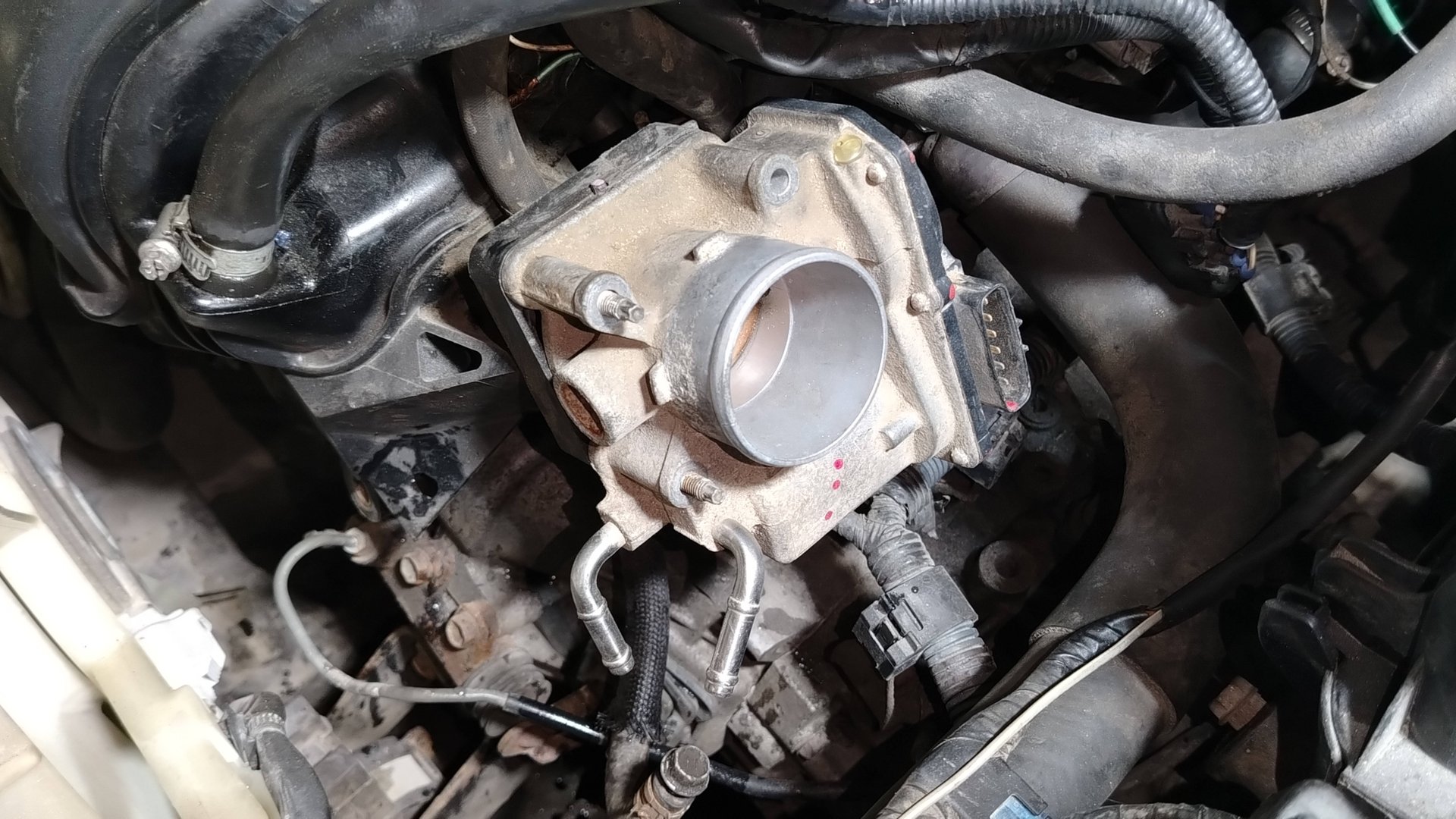 Замена электроной дроссельной заслонки Toyota Corola, двигатель 3ZZ-FE