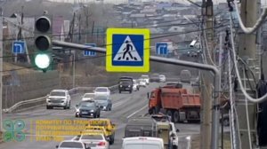 Стрела манипулятора влетела во встречную легковушку