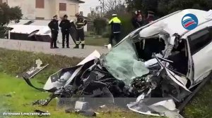 85-летний мужчина с просроченными правами сбил на внедорожнике школьный автобус