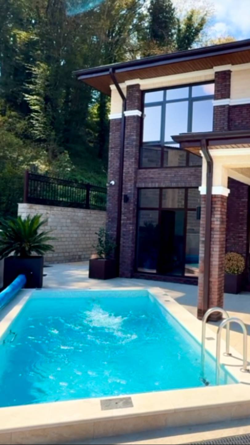 ПО АДЕКВАТНОЙ ЦЕНЕ дом с бассейном в городе Сочи смотреть онлайн