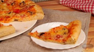 Новое вкусовое звучание за счёт необычного соуса. "БЕЛАЯ" ПИЦЦА С ВЕТЧИНОЙ И ГРИБАМИ