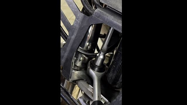 Как поставить кронштейн бэтвинга Moto Griff для KAWASAKI VULCAN 900