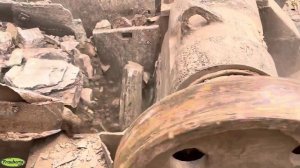 Строительство, дробление щебёнки