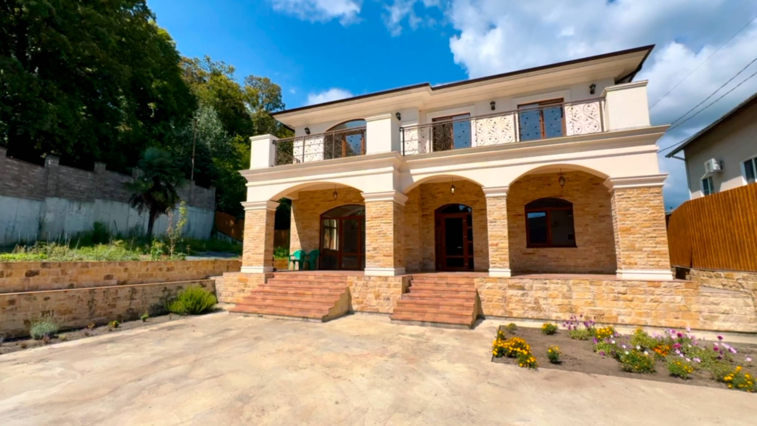 продам ЗАМОК в городе Сочи смотреть онлайн