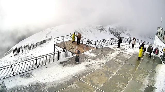 Горный курорт Роза Хутор. 2320м. Роза Пик, вид в сторону Чёрного моря