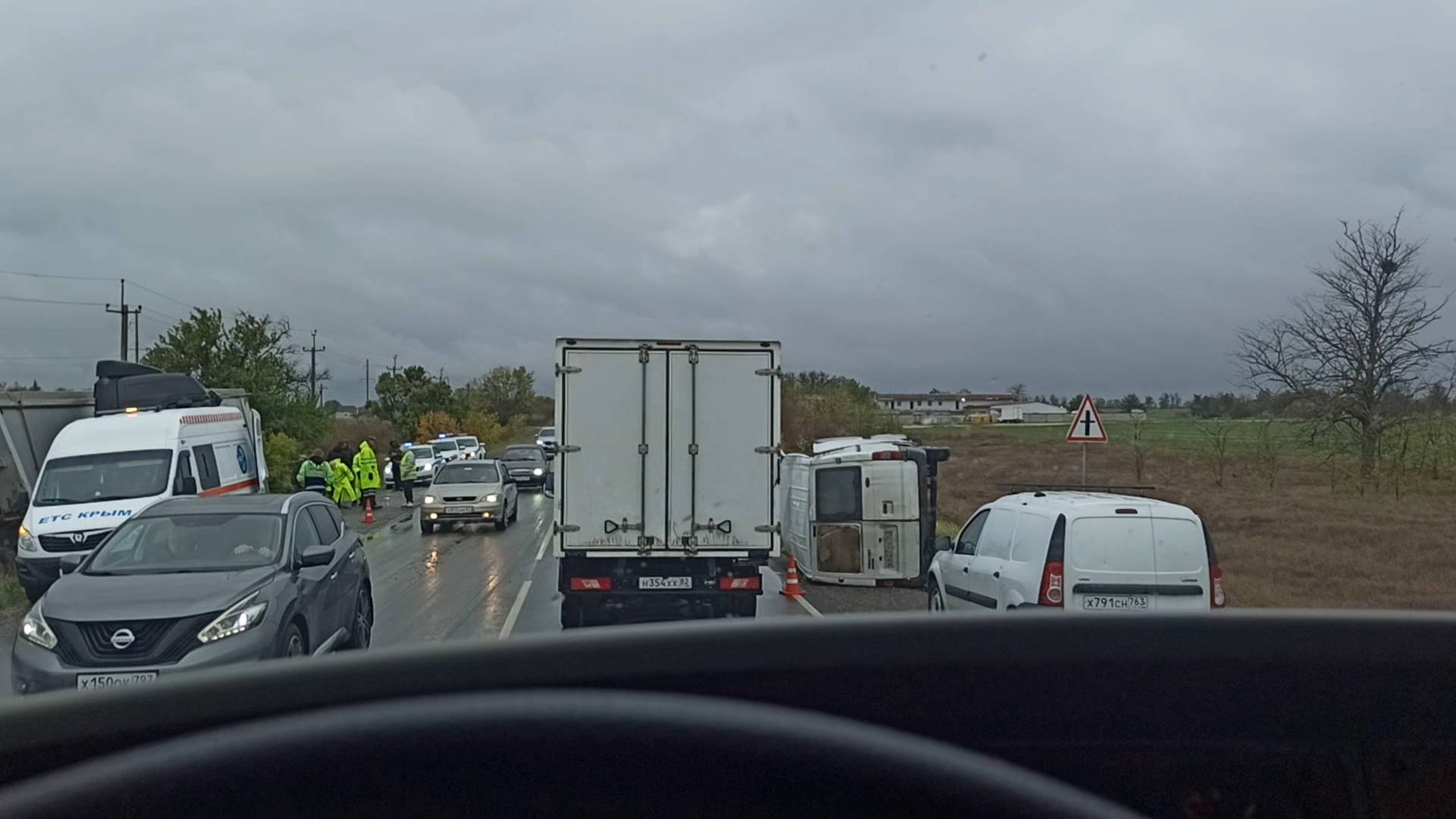 Дождливый рейс на Петербилт387 по пути убилось колесо