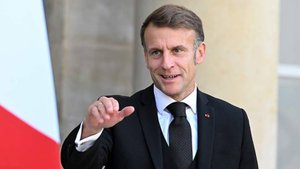 Рейтинг Макрона упал до рекордно низких 11%