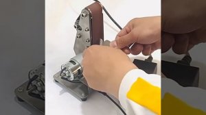 Мини-электрическая ленточная шлифовальная машина.