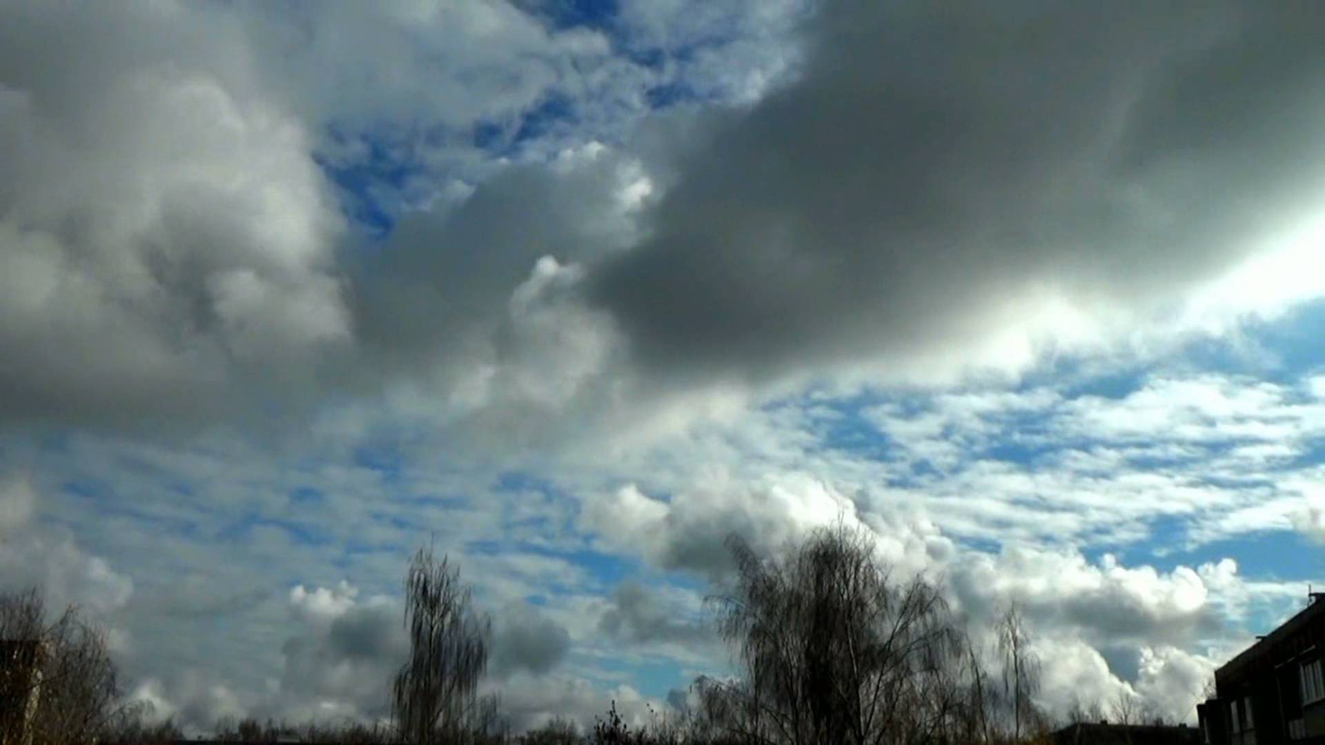 Конвекция осенним днем над городом Вязники 30.10.2025