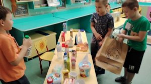 Сюжетно-ролевая игра «Мы идет в магазин» в группе "Лучики"