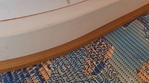 Плинтус для душевой кабины.