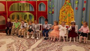 Осенний утренник в группе "Клубничка"