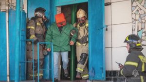 Горящий цех с квасом тушили в Севастополе – условно, в ходе учений МЧС России