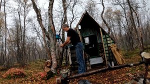 МИНИ ИЗБА ОПЯТЬ ПРИЮТИЛА НА НОЧЬ,ВЫЛОВИЛ СТАРУЮ ГНИЛУЮ СЕТЬ В ОЗЕРЕ ,ЗАКРЫТИЕ ЛЕТНЕГО СЕЗОНА ...