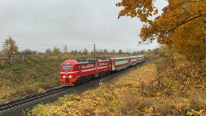 «Золотой осенью!» Электровоз ЭП2К-420 с пасс.поездом на перегоне, октябрь 2025 года