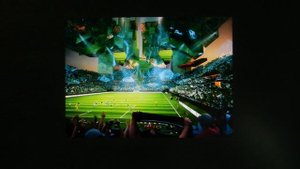 Бесшумный сверхзвуковой самолет и футбольный стадион на небоскребе.