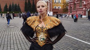 "Красная площадь:праздник памяти и истории (7-9 ноября) //Девушка в кадре на Красной площади//...