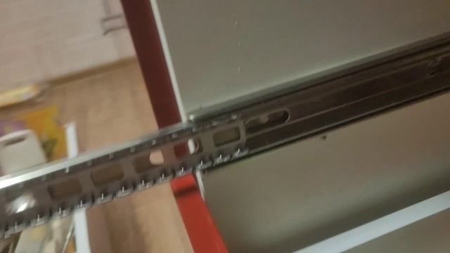 Фиксация выдвижного мебельного ящика на кухне смотреть онлайн