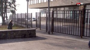 Забор вокруг здания арбитража захватил спуск к набережной Саратова