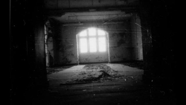 horror piano theme смотреть онлайн