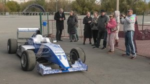 В парке «Волжский» представили гоночные болиды «Формулы 3»