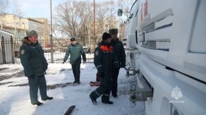 В Благовещенске прошла проверка готовности мобильного пункта обогрева МЧС России