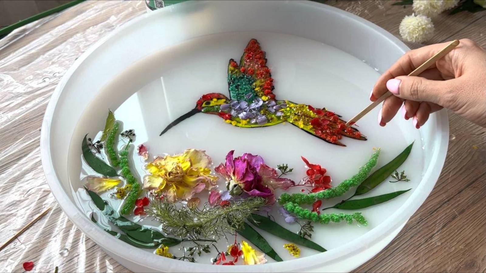 Удивительный стол из эпоксидной смолы с Колибри. смотреть онлайн