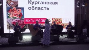 Стороною дождь (Анастасия Табакова и анс. Царёво Городище)