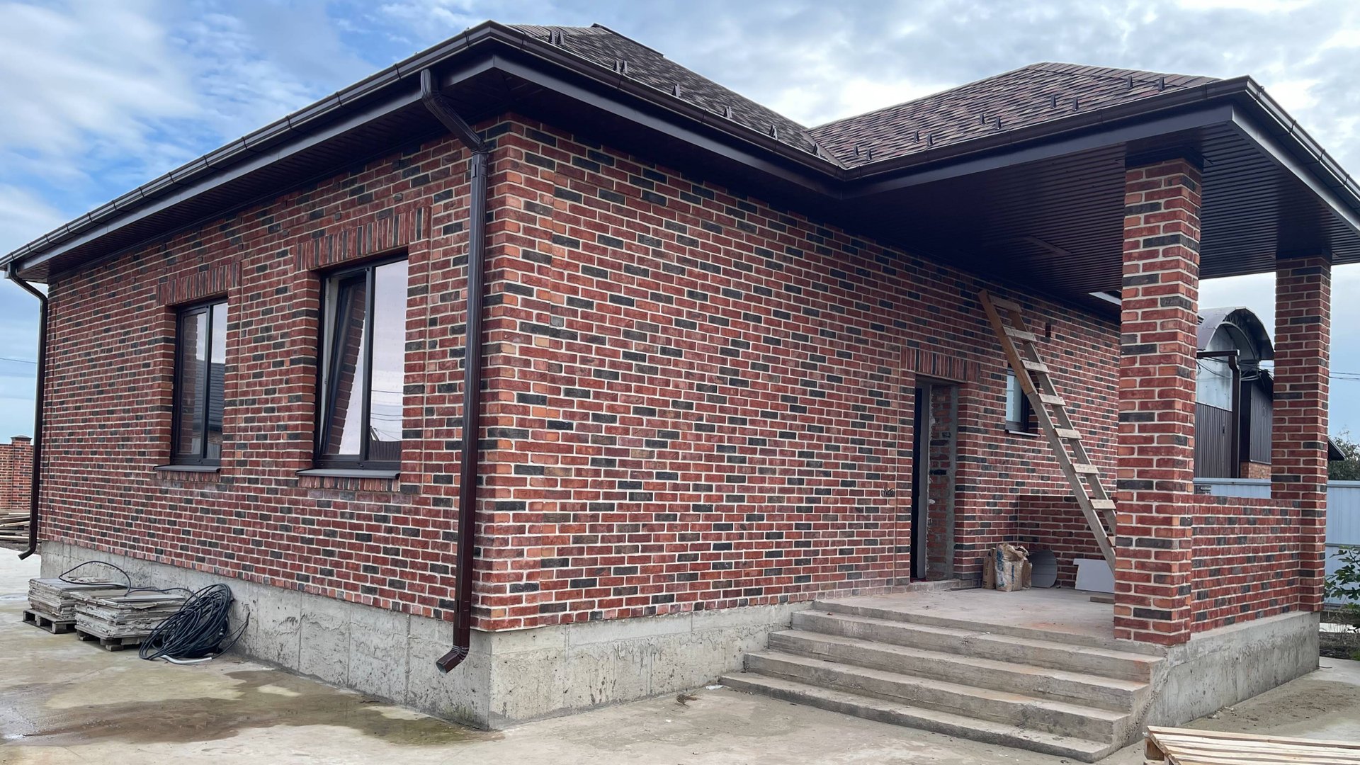 ПРОДАЁТСЯ НОВЫЙ ДОМ - 108 м² на участке 74 сот. Трудобеликовский Т. 89184882246