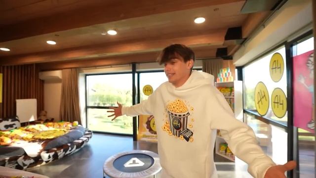 -КАМУФЛЯЖНЫЕ Прятки с ПОДПИСЧИКАМИ ! смотреть онлайн