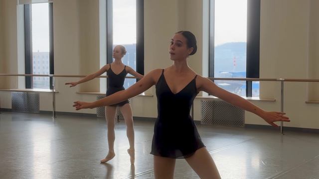 В Приморье проведут просмотры школьников для обучения в филиале МГАХ. смотреть онлайн