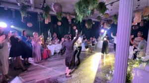 Ржачные танцы от гостей в свадебном батле