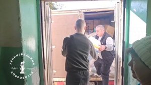 Ленинградские волонтеры доставили гумпомощь жителям Шахтерска
