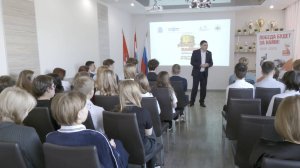 Как в самарских школах проходят классные часы в преддверии Дня народного единства и Парада Памяти